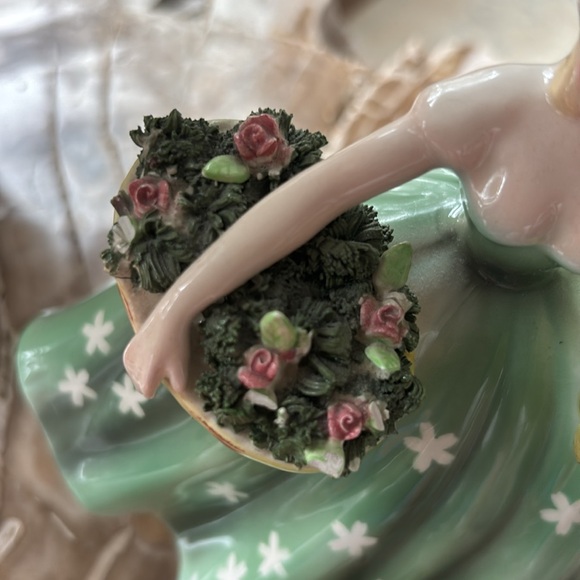 Antique hand-painted china doll (late 1940s) - Picture 3 of 6